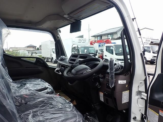 MITSUBISHI CANTER 2025