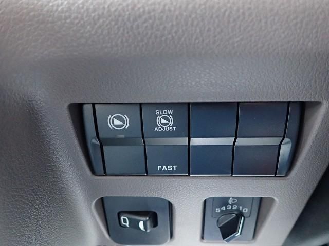 MITSUBISHI CANTER 2025