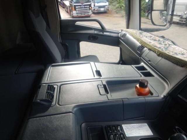 MITSUBISHI FUSOU SUPER GREAT 2014