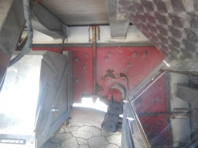 MITSUBISHI FUSOU SUPER GREAT 2014