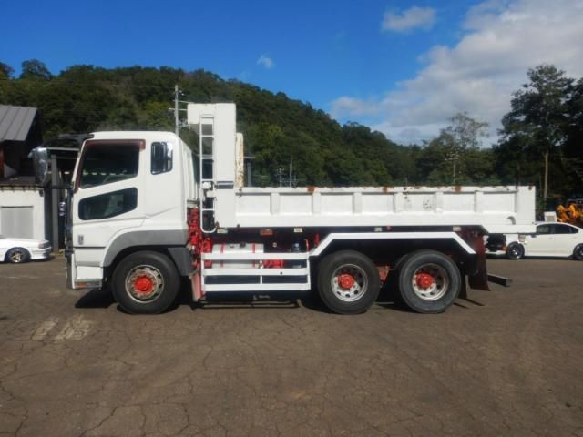 MITSUBISHI FUSOU SUPER GREAT 2012