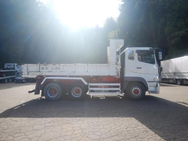 MITSUBISHI FUSOU SUPER GREAT 2012