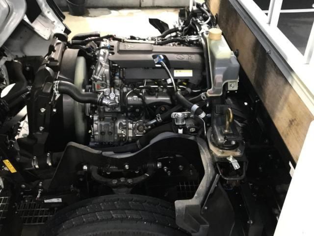 MITSUBISHI CANTER 2024