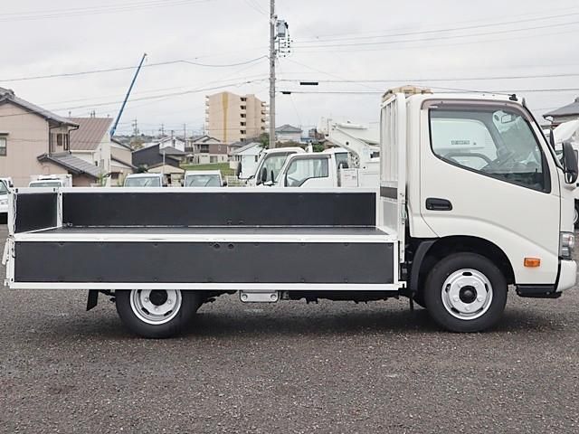 TOYOTA DYNA 2021