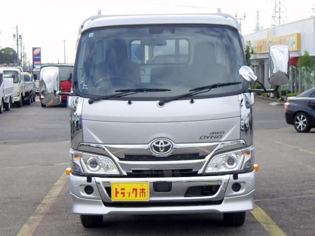 TOYOTA DYNA 2021