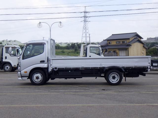 TOYOTA DYNA 2021
