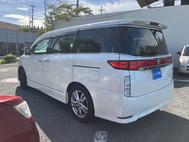 NISSAN ELGRAND 2010