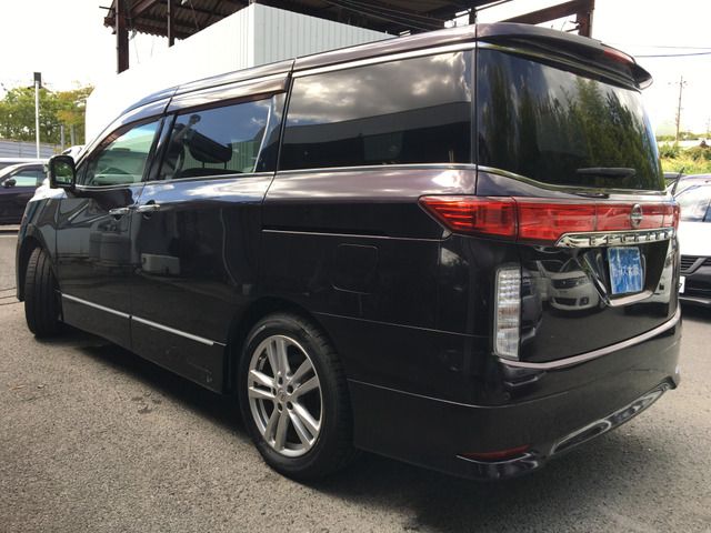 NISSAN ELGRAND 2010