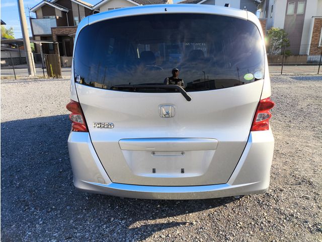 HONDA FREED 2010
