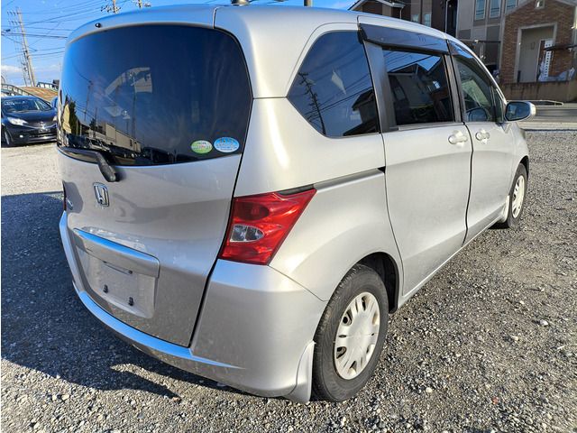 HONDA FREED 2010
