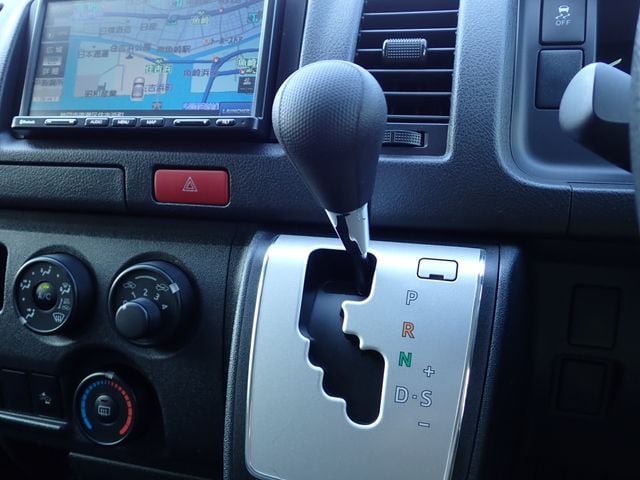 TOYOTA HIACE van 1.25t 2WD 2020