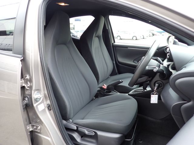 TOYOTA YARIS HYBRID 2020