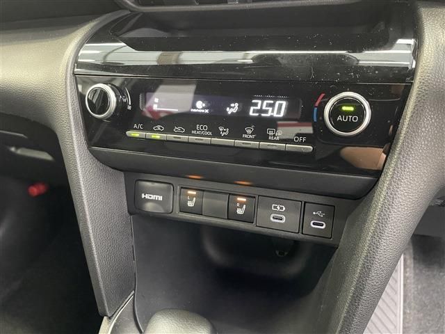 TOYOTA YARIS CROSS HYBRID 2024