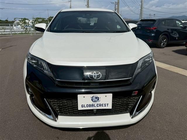 TOYOTA HARRIER 4WD 2019