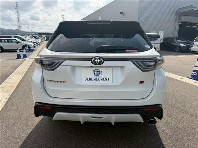 TOYOTA HARRIER 4WD 2019
