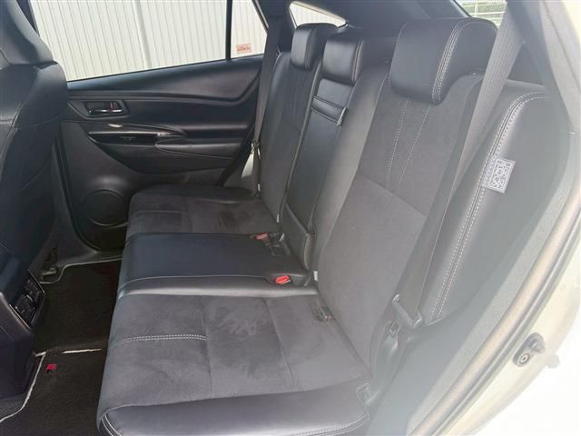 TOYOTA HARRIER 4WD 2019