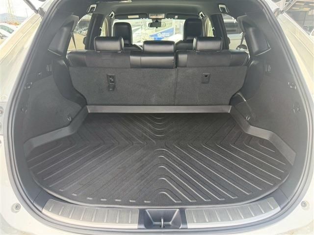 TOYOTA HARRIER 4WD 2019