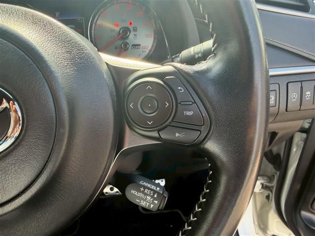 TOYOTA HARRIER 4WD 2019