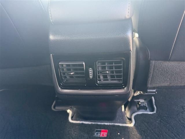 TOYOTA HARRIER 4WD 2019