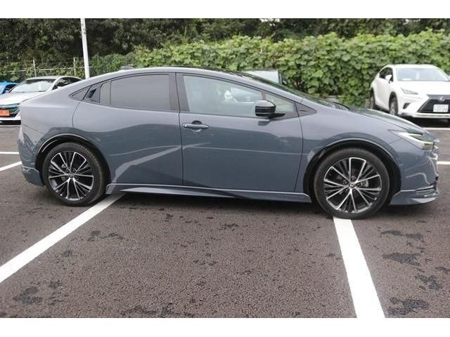 TOYOTA PRIUS 2023