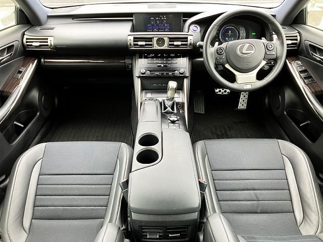 TOYOTA LEXUS IS300h 2014