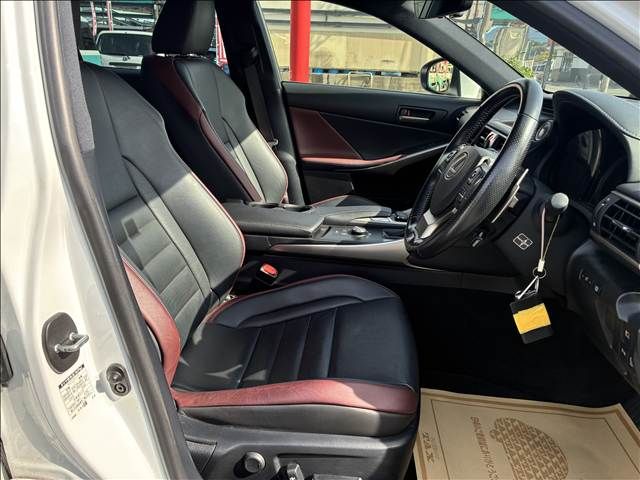 TOYOTA LEXUS IS200t 2017