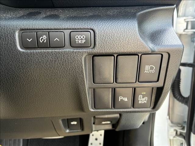 TOYOTA LEXUS IS200t 2017