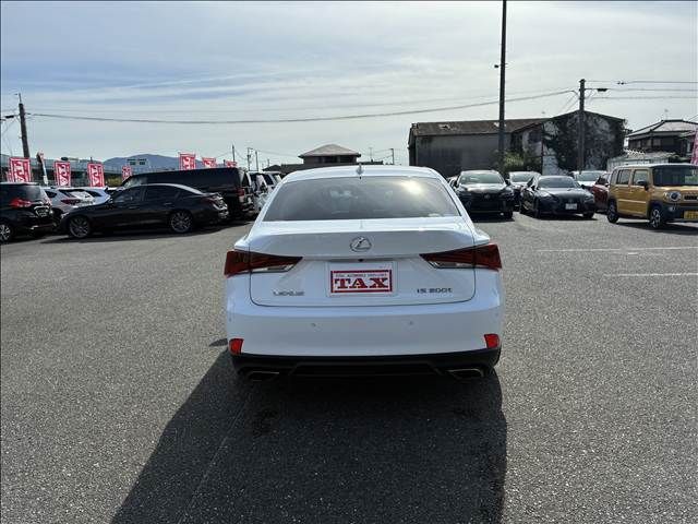 TOYOTA LEXUS IS200t 2017