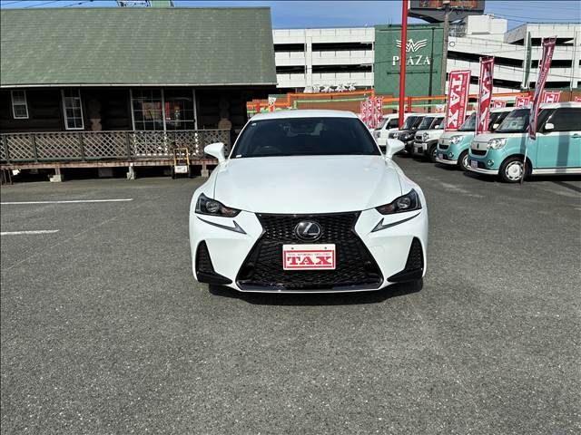 TOYOTA LEXUS IS200t 2017
