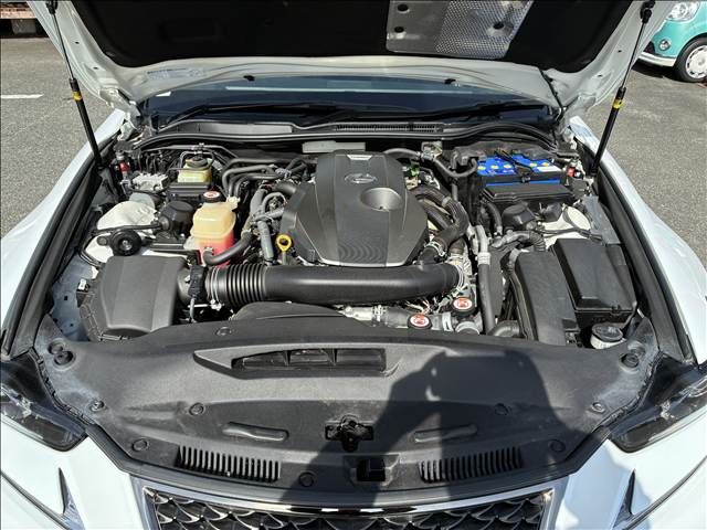 TOYOTA LEXUS IS200t 2017