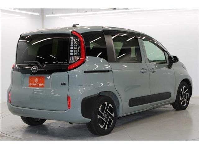 TOYOTA SIENTA HYBRID 2022