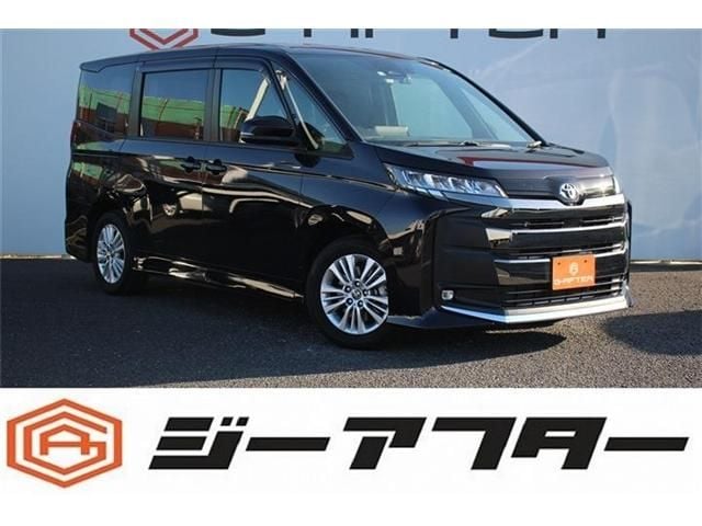 TOYOTA NOAH 2022