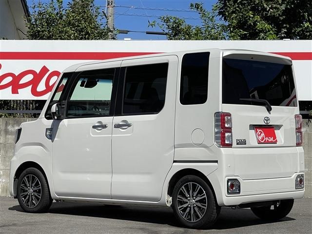 TOYOTA PIXIS MEGA 2016