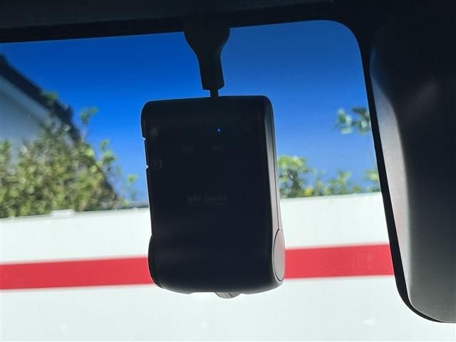 TOYOTA PIXIS MEGA 2016