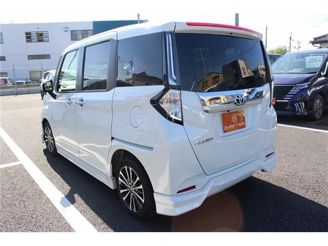 TOYOTA ROOMY 2021