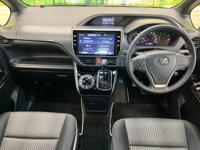 TOYOTA VOXY 2019