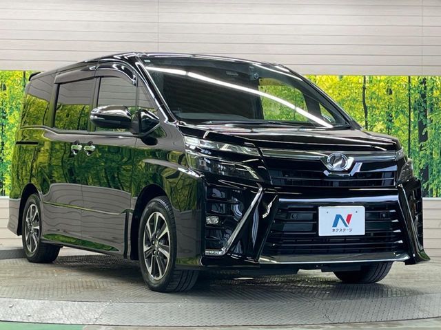 TOYOTA VOXY 2019