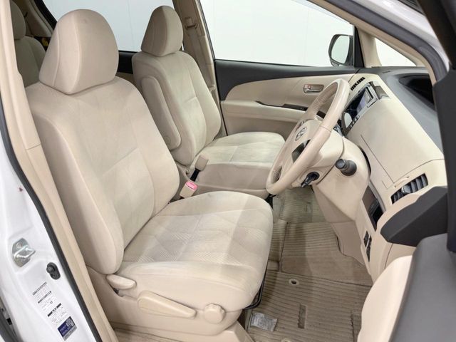 TOYOTA ESTIMA  4WD 2013