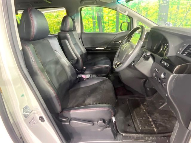 TOYOTA VELLFIRE 2014