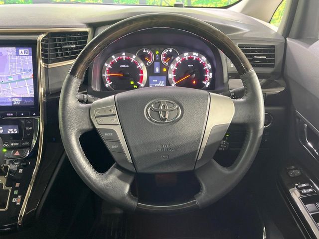 TOYOTA VELLFIRE 2014