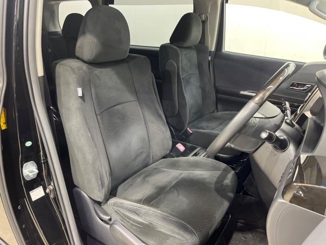 TOYOTA VELLFIRE 2010