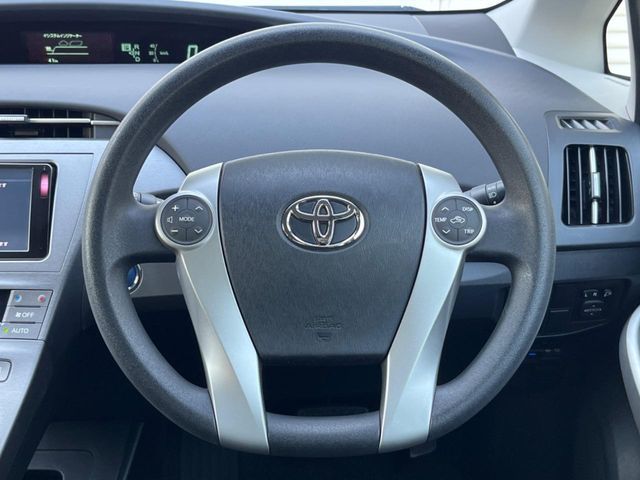 TOYOTA PRIUS 2015