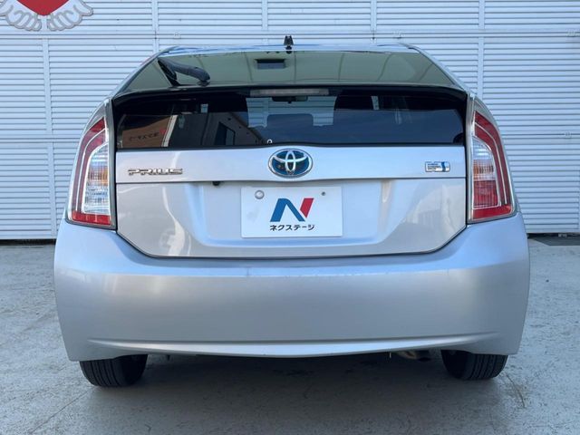 TOYOTA PRIUS 2015
