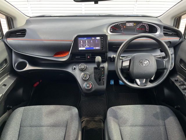 TOYOTA SIENTA 2016
