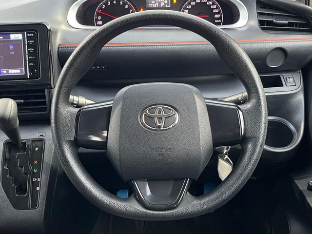 TOYOTA SIENTA 2016