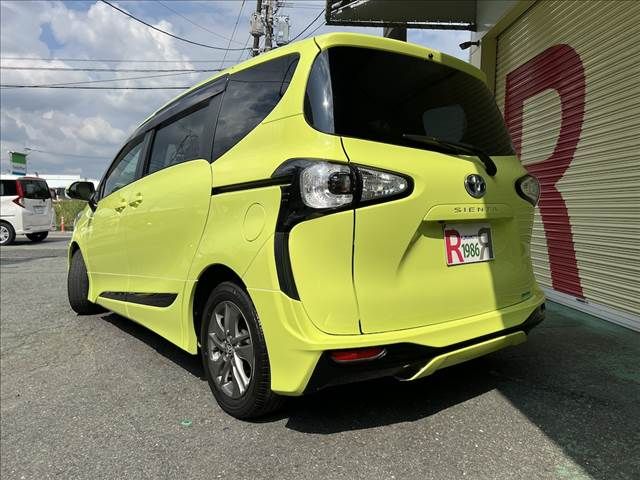TOYOTA SIENTA 2016