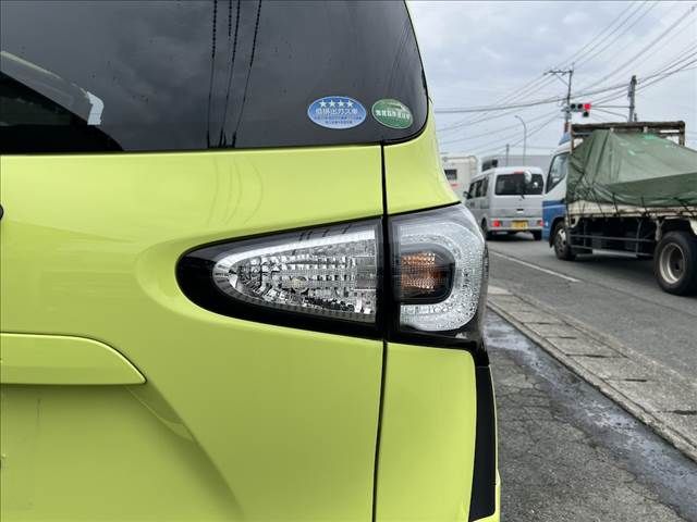 TOYOTA SIENTA 2016