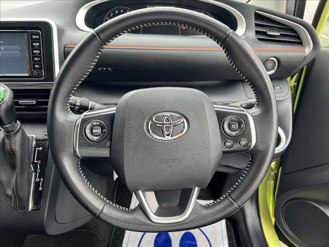 TOYOTA SIENTA 2016