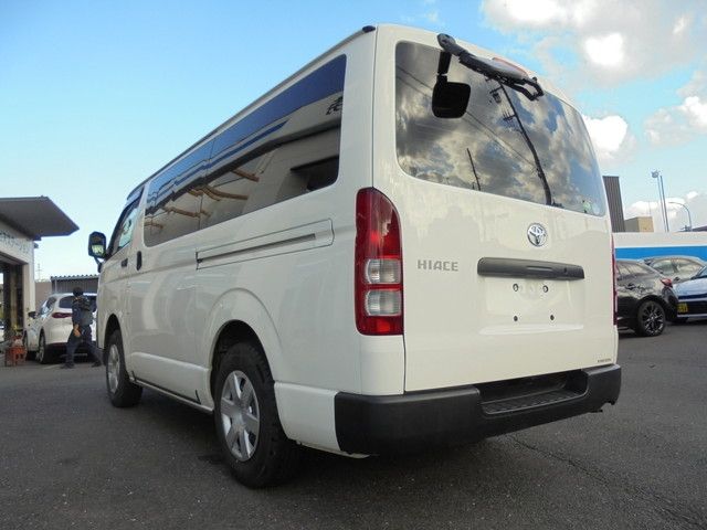 TOYOTA HIACE van 4WD 2020