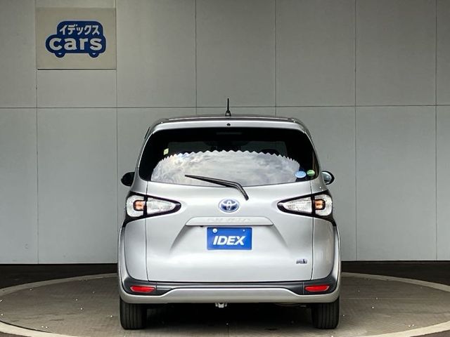 TOYOTA SIENTA HYBRID 2017